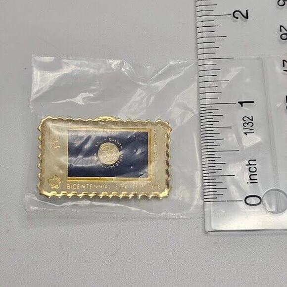 Set of 2 USPS 13 Cent BICENTENNIAL Stamp Enamel Lapel PIN/Pinback South Dakota - Picture 8 of 8